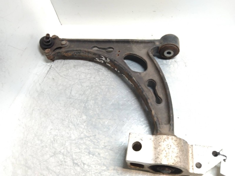 Recambio de brazo suspension inferior delantero izquierdo para seat leon (1p1) 2.0 tdi referencia OEM IAM   