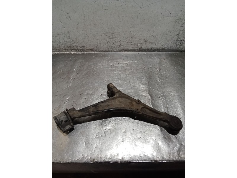 Recambio de brazo suspension inferior delantero izquierdo para citroën saxo (s0, s1) 1.4 vts referencia OEM IAM   