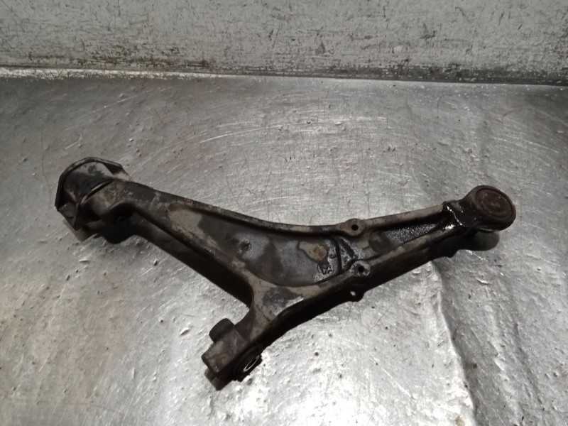 Recambio de brazo suspension inferior delantero derecho para citroën saxo (s0, s1) 1.4 vts referencia OEM IAM   