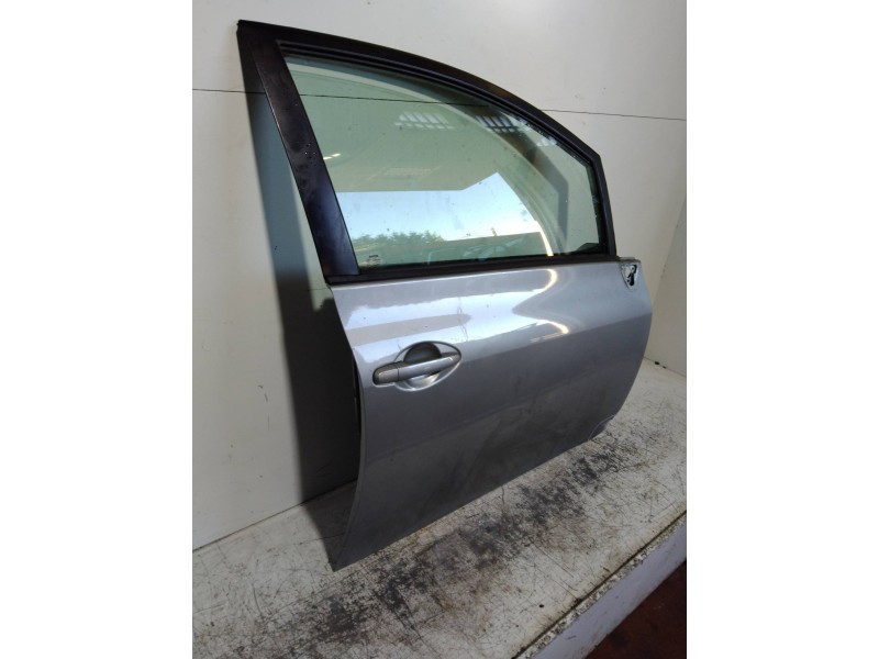 Recambio de puerta delantera derecha para toyota auris luna referencia OEM IAM   5P