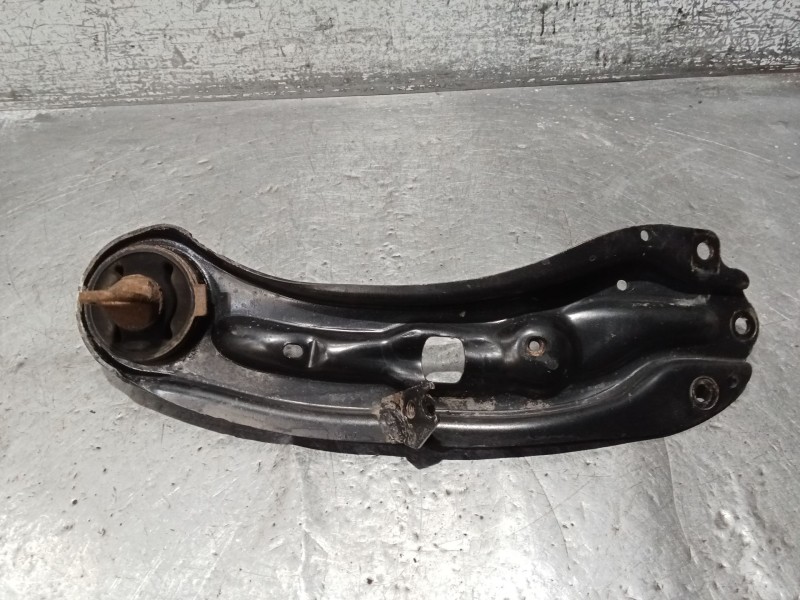 Recambio de brazo suspension superior trasero derecho para dodge journey se referencia OEM IAM   ANTERIOR