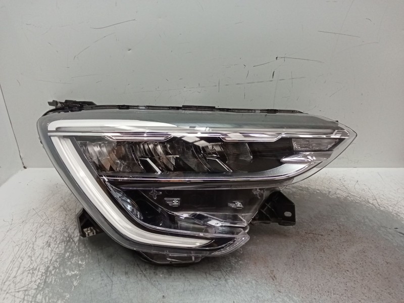 Recambio de faro derecho para renault arkana i (lcm_, ldn_) 1.6 e-tech 145 (ldmu) referencia OEM IAM 260107780R  