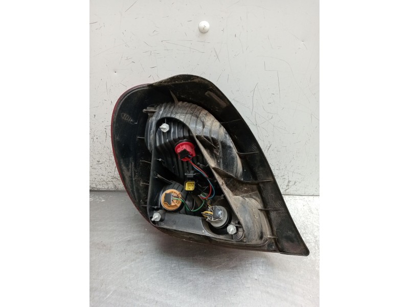 Recambio de piloto trasero derecho para toyota corolla (_e11_) 1.4 16v (zze111_) referencia OEM IAM   2000