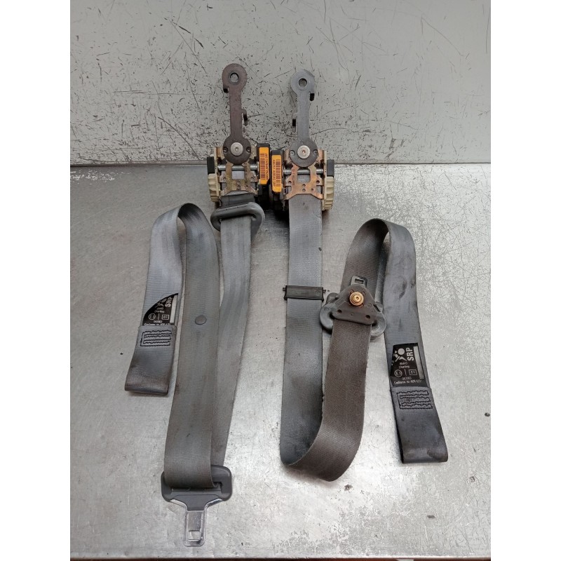 Recambio de juego cinturones delantero para renault clio ii (bb_, cb_) 1.9 d (b/cb0j) referencia OEM IAM   1998 3P