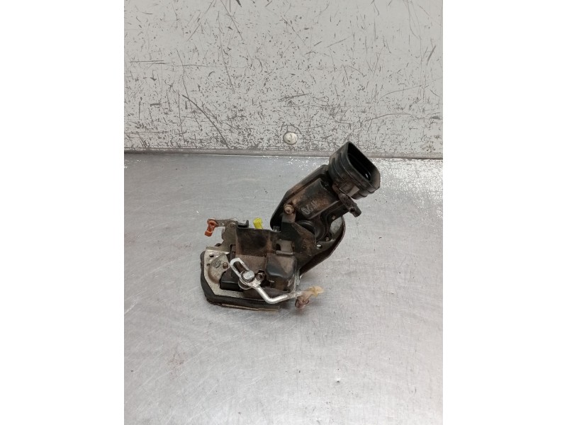 Recambio de motor cierre centralizado trasero derecho para toyota corolla (_e11_) 1.4 16v (zze111_) referencia OEM IAM   2000 5P