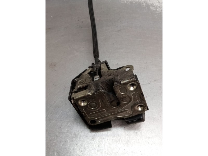 Recambio de motor cierre centralizado delantero izquierdo para renault clio ii (bb_, cb_) 1.9 d (b/cb0j) referencia OEM IAM   19