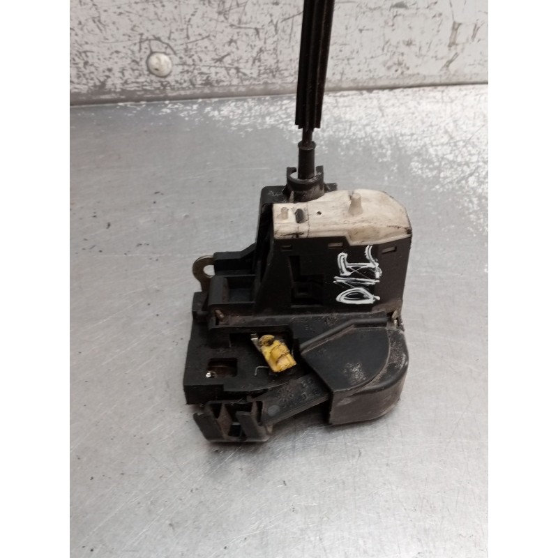 Recambio de motor cierre centralizado delantero izquierdo para renault clio ii (bb_, cb_) 1.9 d (b/cb0j) referencia OEM IAM   19
