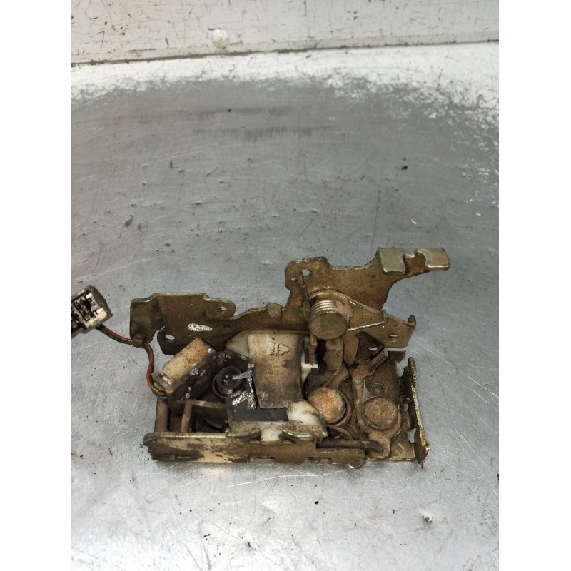 Recambio de motor cierre centralizado trasero izquierdo para mercedes-benz vito autobús (w638) 110 td 2.3 (638.174) referencia O