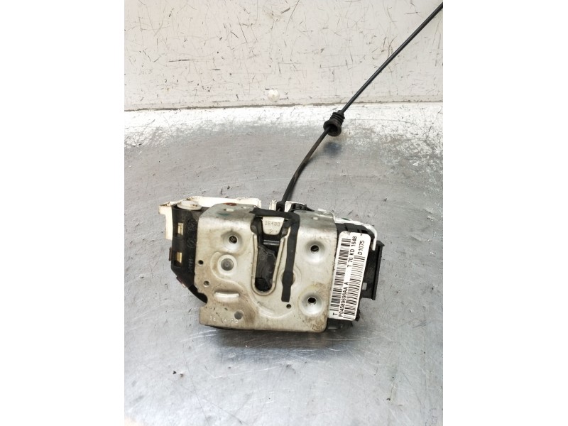 Recambio de motor cierre centralizado trasero derecho para dodge journey se referencia OEM IAM P04589696AAA 5P 2009