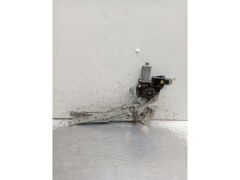 Recambio de elevalunas delantero izquierdo para toyota corolla (_e11_) 1.4 16v (zze111_) referencia OEM IAM 0130821908  2000 5P