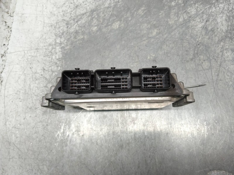 Recambio de centralita motor uce para peugeot 207 urban referencia OEM IAM 0281012526 9662517180 EDC16C34