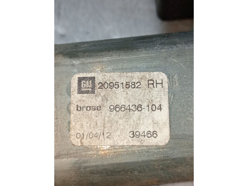 Recambio de elevalunas delantero derecho para opel insignia a (g09) 2.0 cdti (68) referencia OEM IAM 20951582 966436 2008 4P