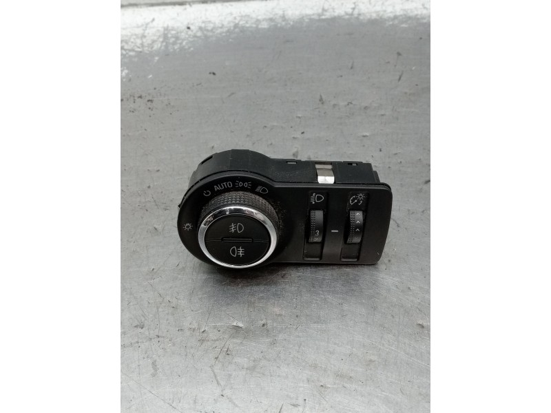Recambio de mando luces para opel insignia a (g09) 2.0 cdti (68) referencia OEM IAM 13268702 251507 2008