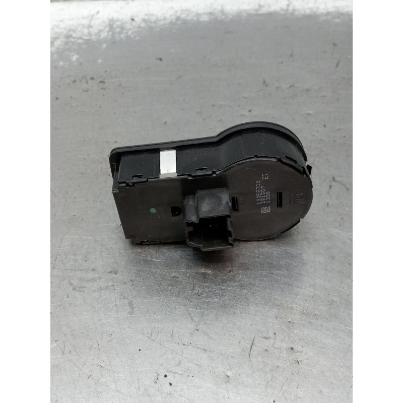 Recambio de mando luces para opel insignia a (g09) 2.0 cdti (68) referencia OEM IAM 13268702 251507 2008