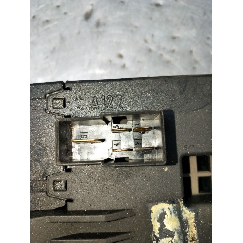 Recambio de caja reles / fusibles para mercedes-benz vito autobús (w638) 110 td 2.3 (638.174) referencia OEM IAM 0005400650 0850