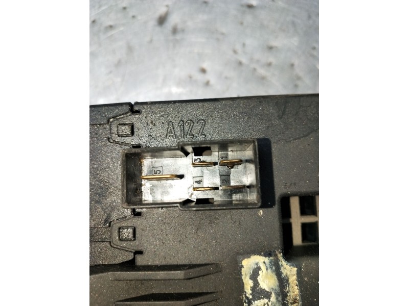 Recambio de caja reles / fusibles para mercedes-benz vito autobús (w638) 110 td 2.3 (638.174) referencia OEM IAM 0005400650 0850