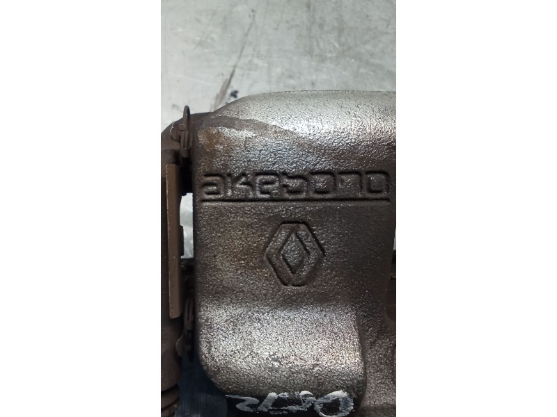 Recambio de pinza freno delantera derecha para renault arkana i (lcm_, ldn_) 1.6 e-tech 145 (ldmu) referencia OEM IAM 410001262R