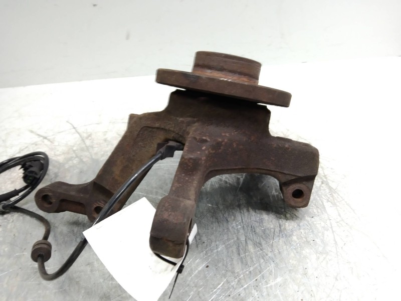 Recambio de mangueta delantera derecha para nissan micra (k12e) acenta referencia OEM IAM   