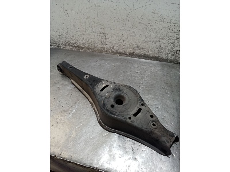 Recambio de brazo suspension inferior trasero derecho para volkswagen touran (1t1, 1t2) 2.0 tdi 16v referencia OEM IAM   