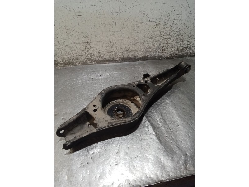 Recambio de brazo suspension inferior trasero izquierdo para volkswagen touran (1t1, 1t2) 2.0 tdi 16v referencia OEM IAM   