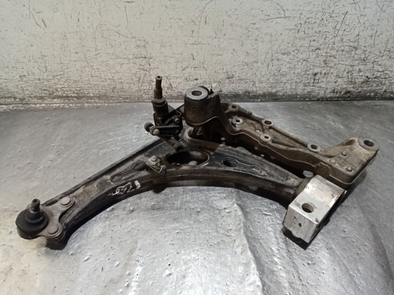 Recambio de brazo suspension inferior delantero izquierdo para volkswagen touran (1t1, 1t2) 2.0 tdi 16v referencia OEM IAM   