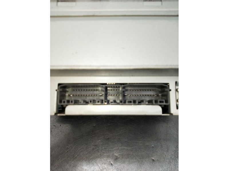 Recambio de sistema audio / radio cd para dodge journey se referencia OEM IAM 05064924AG TT1AA1268T6427 2009