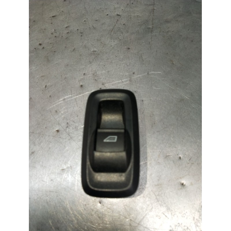 Recambio de mando elevalunas delantero derecho para ford fiesta vi van 1.4 tdci referencia OEM IAM 8A6T14529AB 3P 2008