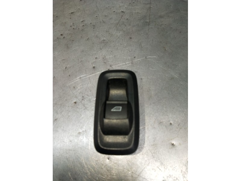 Recambio de mando elevalunas delantero derecho para ford fiesta vi van 1.4 tdci referencia OEM IAM 8A6T14529AB 3P 2008