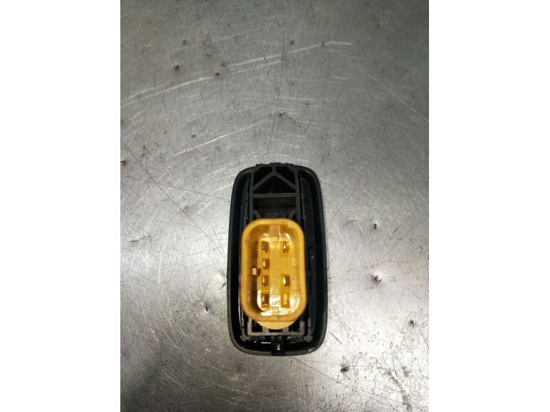 Recambio de mando elevalunas delantero derecho para ford fiesta vi van 1.4 tdci referencia OEM IAM 8A6T14529AB 3P 2008
