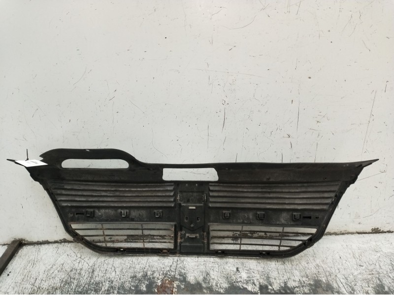 Recambio de rejilla delantera para dodge journey se referencia OEM IAM   2009