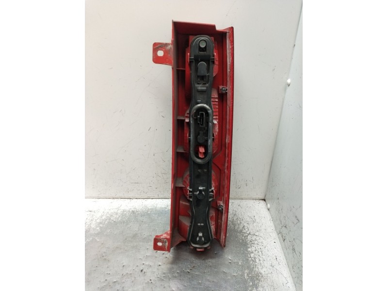 Recambio de piloto trasero izquierdo para fiat scudo autobús (270_, 272_) 1.6 d multijet referencia OEM IAM   2003