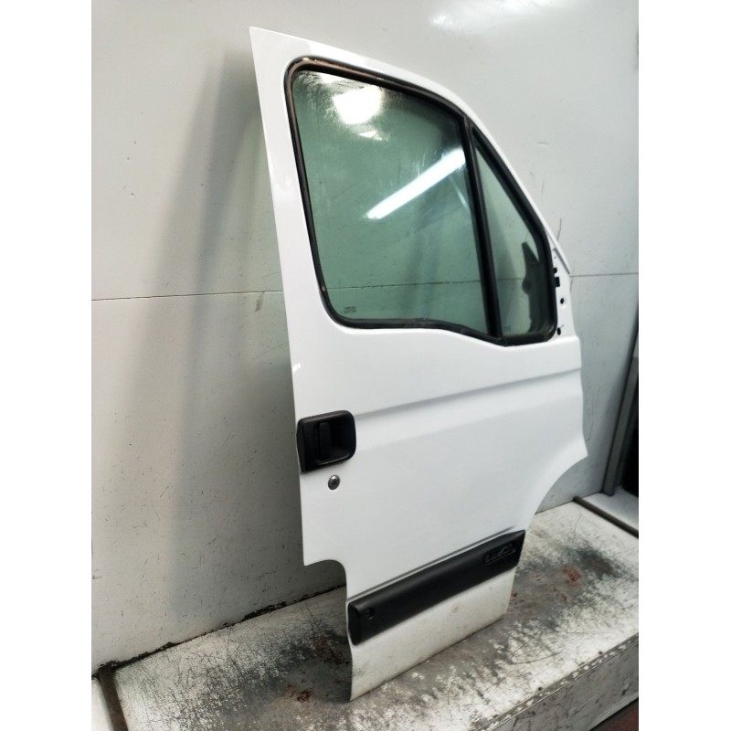 Recambio de puerta delantera derecha para renault master ii caja/chasis (ed/hd/ud) 2.2 dci 90 referencia OEM IAM  2P 