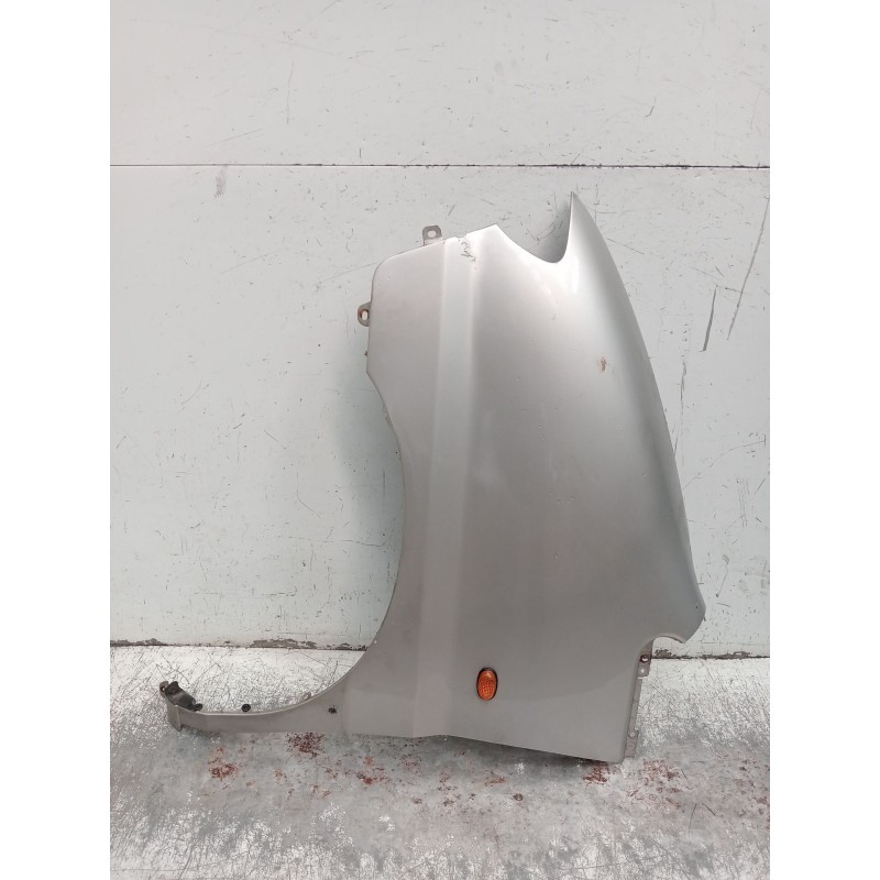 Recambio de aleta delantera izquierda para hyundai h-1 / starex autobús (a1) 2.5 crdi referencia OEM IAM   