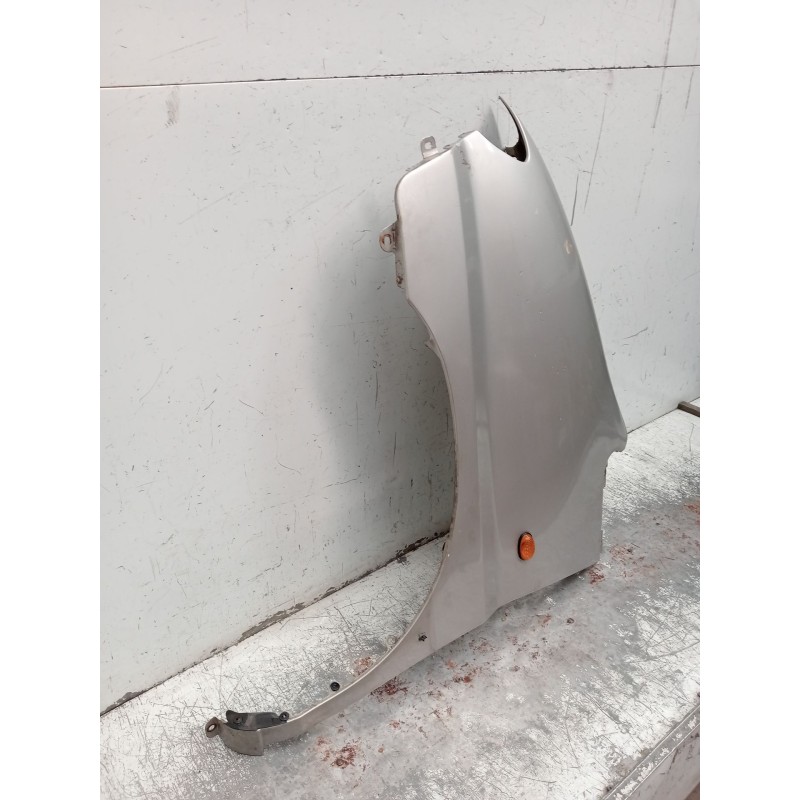 Recambio de aleta delantera izquierda para hyundai h-1 / starex autobús (a1) 2.5 crdi referencia OEM IAM   