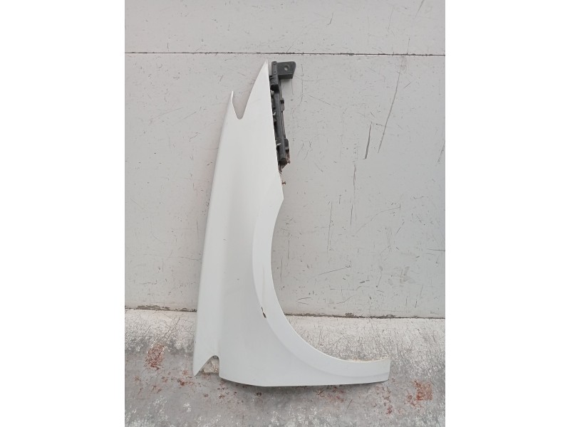 Recambio de aleta delantera derecha para renault laguna iii (bt0/1) 1.5 dci (bt00, bt0a, bt0t, bt1j) referencia OEM IAM   