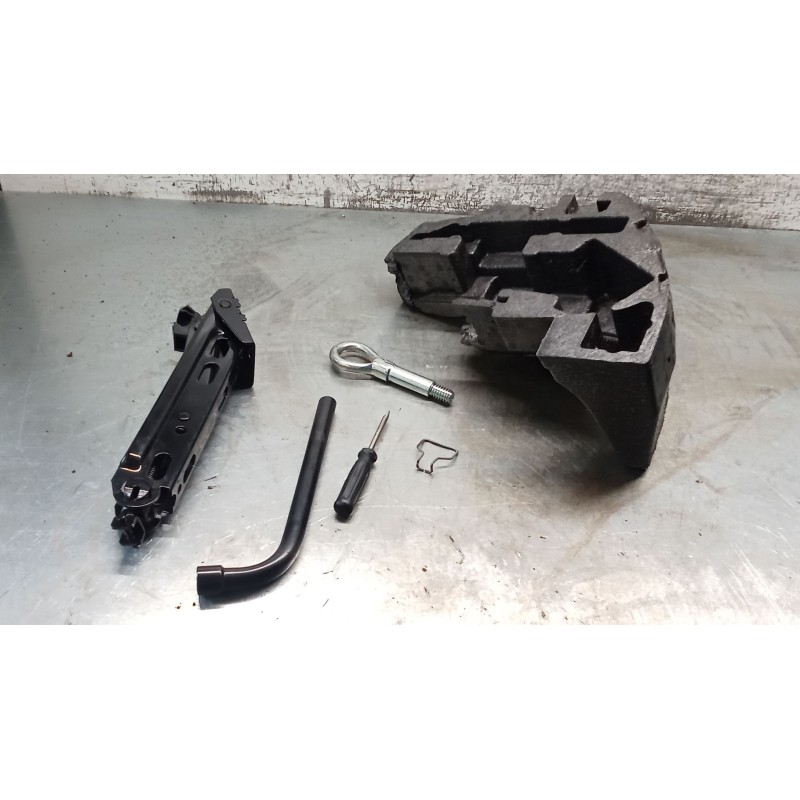 Recambio de gato para opel corsa d color edition referencia OEM IAM 13331922  11