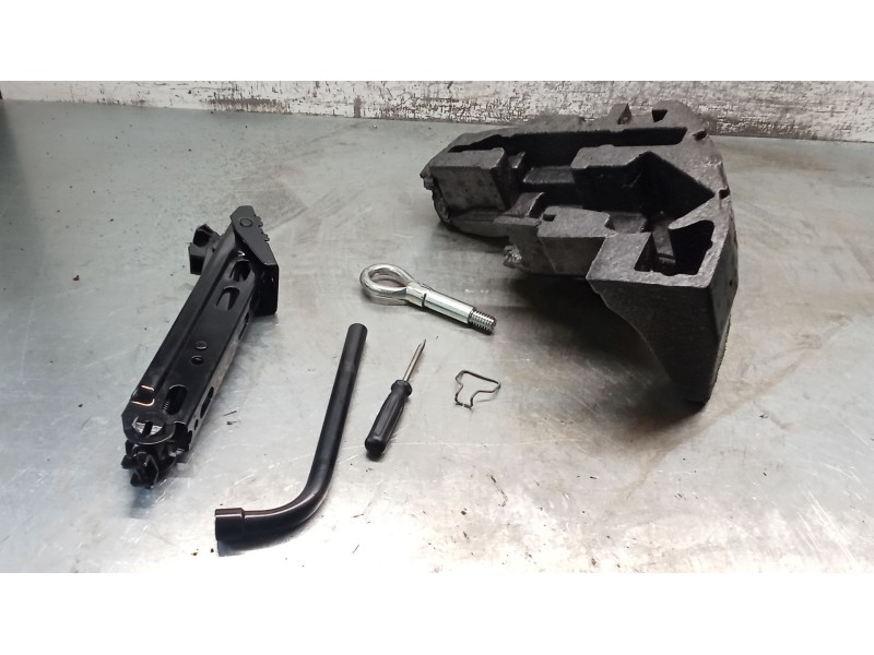 Recambio de gato para opel corsa d color edition referencia OEM IAM 13331922  11
