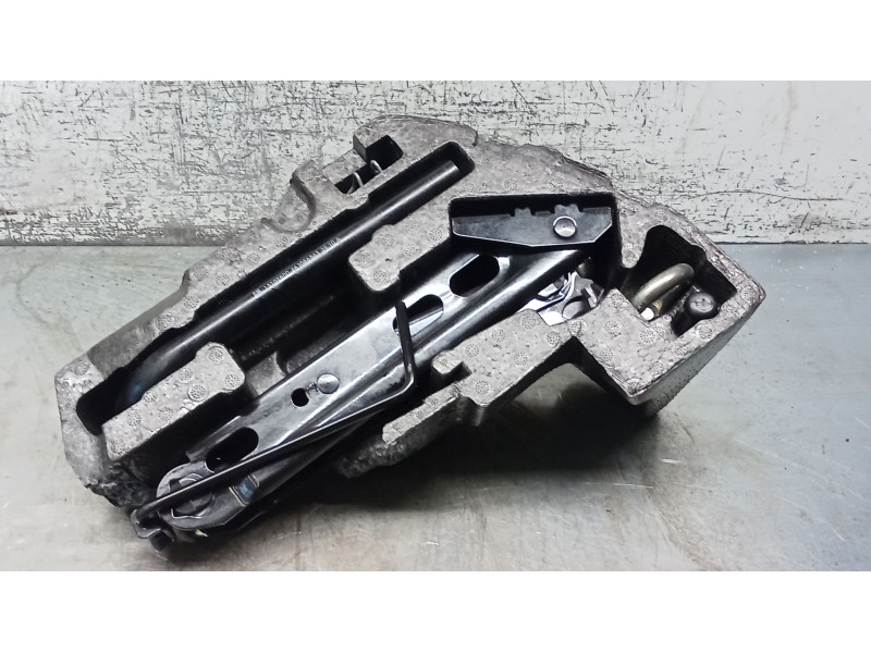 Recambio de gato para opel corsa d color edition referencia OEM IAM 13331922  11