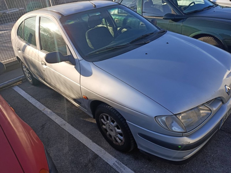 renault megane i berlina hatchback (ba0) del año 1996