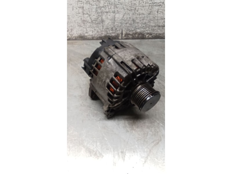 Recambio de alternador para volkswagen golf vi (5k1) 1.6 tdi referencia OEM IAM 03L903023A 2608901A 140A 09