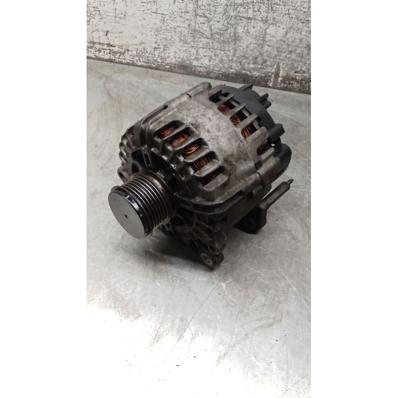 Recambio de alternador para volkswagen golf vi (5k1) 1.6 tdi referencia OEM IAM 03L903023A 2608901A 140A 09