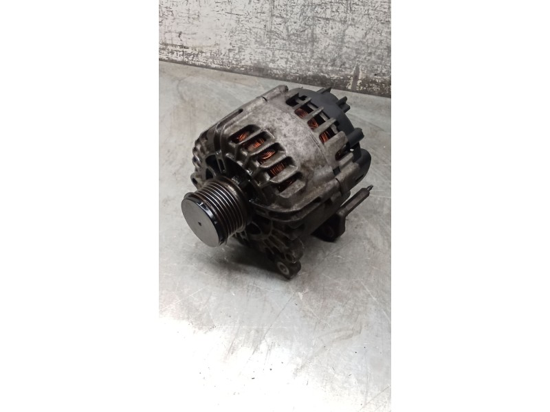Recambio de alternador para volkswagen golf vi (5k1) 1.6 tdi referencia OEM IAM 03L903023A 2608901A 140A 09
