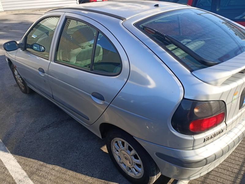 renault megane i berlina hatchback (ba0) del año 1996