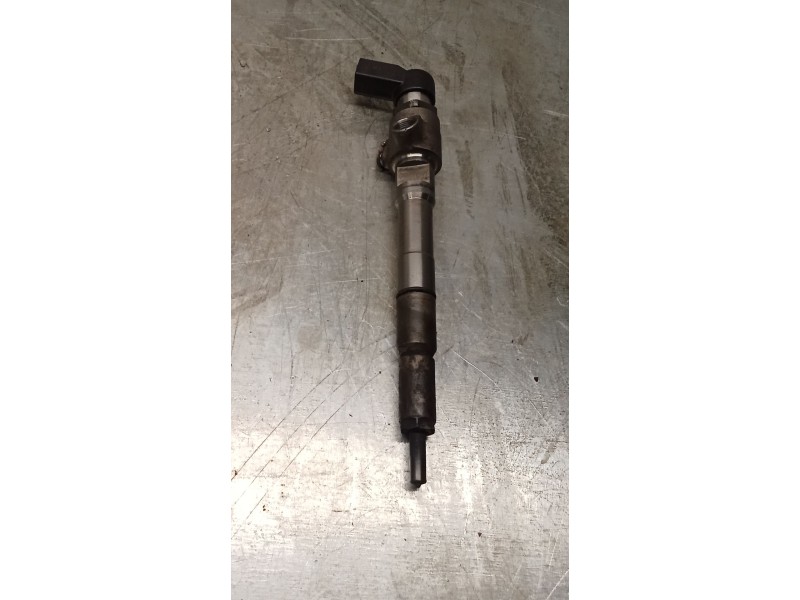 Recambio de inyector para volkswagen golf vi (5k1) 1.6 tdi referencia OEM IAM A2C9626040080 03L130277B CONTINENTAL