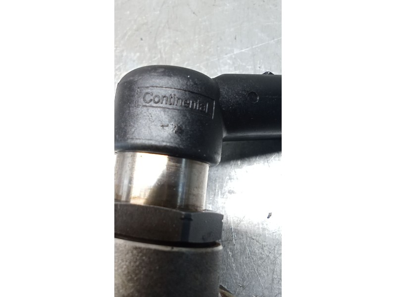 Recambio de inyector para volkswagen golf vi (5k1) 1.6 tdi referencia OEM IAM A2C9626040080 03L130277B CONTINENTAL