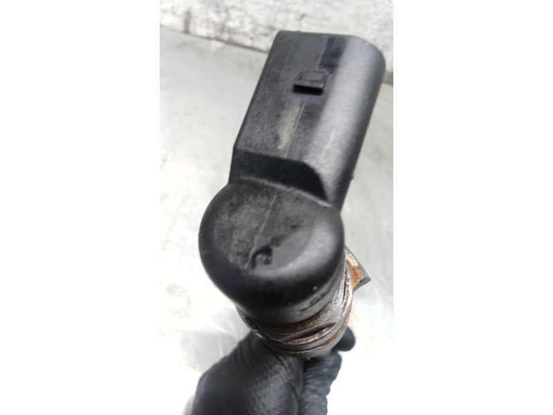 Recambio de inyector para volkswagen golf vi (5k1) 1.6 tdi referencia OEM IAM A2C9626040080 03L130277B CONTINENTAL