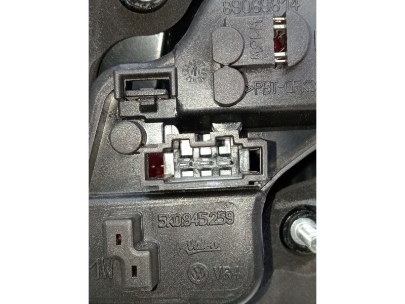 Recambio de piloto trasero izquierdo interior para volkswagen golf vi (5k1) 1.6 tdi referencia OEM IAM 5K0945093G 89090892 2009