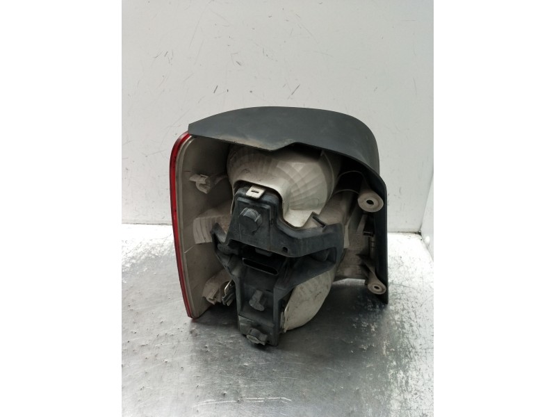 Recambio de piloto trasero derecho para volkswagen touran (1t1, 1t2) 2.0 tdi 16v referencia OEM IAM   2003
