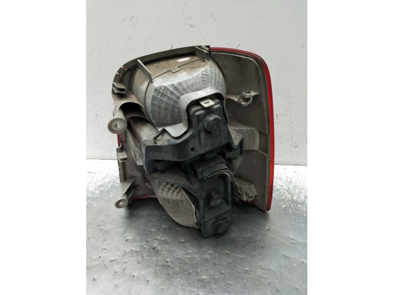 Recambio de piloto trasero izquierdo para volkswagen touran (1t1, 1t2) 2.0 tdi 16v referencia OEM IAM   2003
