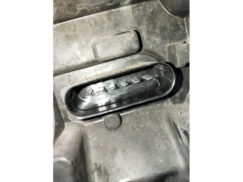 Recambio de piloto trasero izquierdo para volkswagen touran (1t1, 1t2) 2.0 tdi 16v referencia OEM IAM   2003